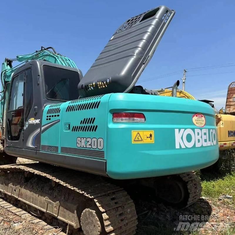 Kobelco SK 200 Гусеничні екскаватори