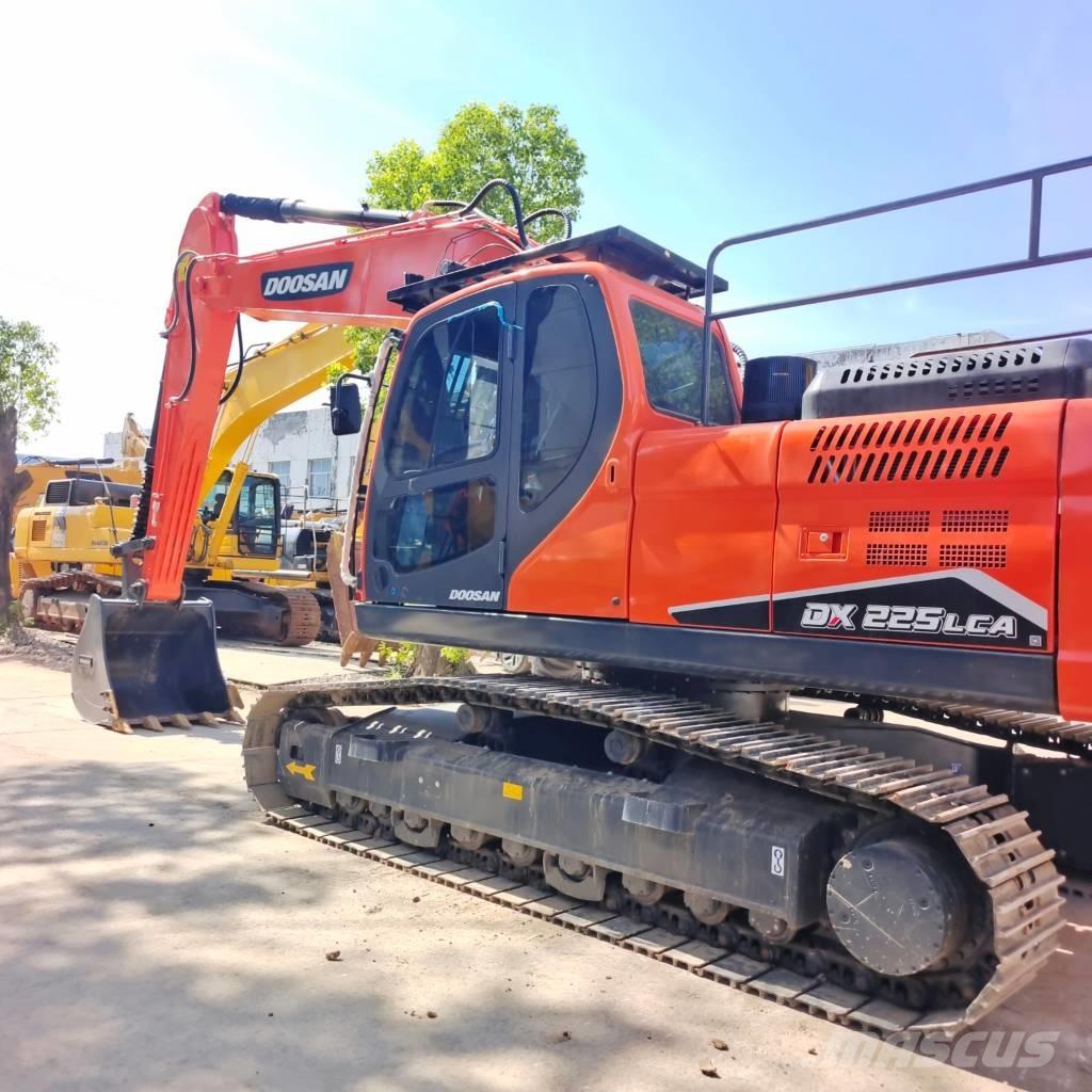 Doosan DX 225 LC-9C Гусеничні екскаватори