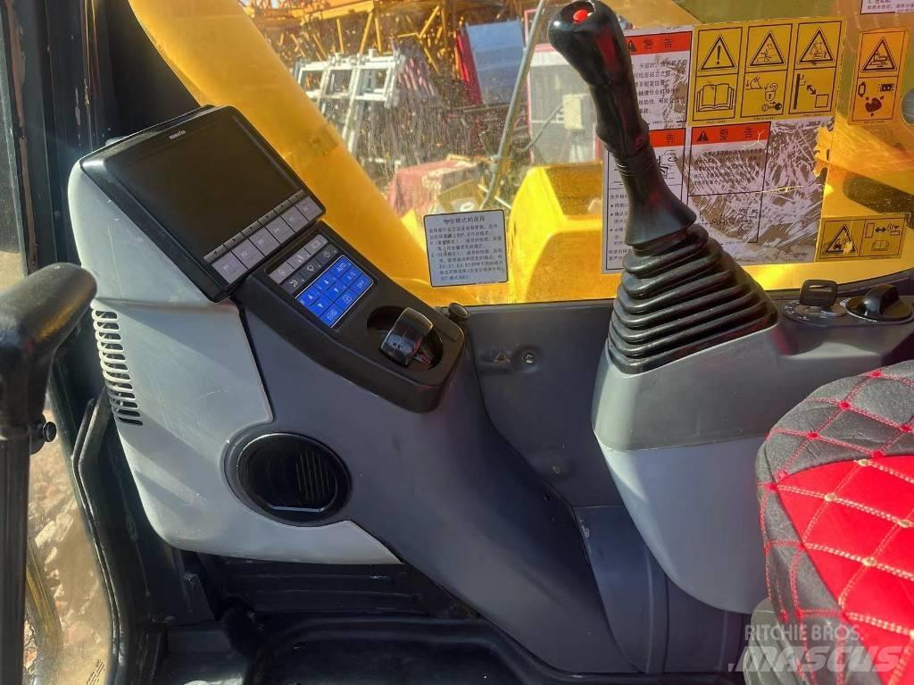 Komatsu PC 450 LC-8 Гусеничні екскаватори