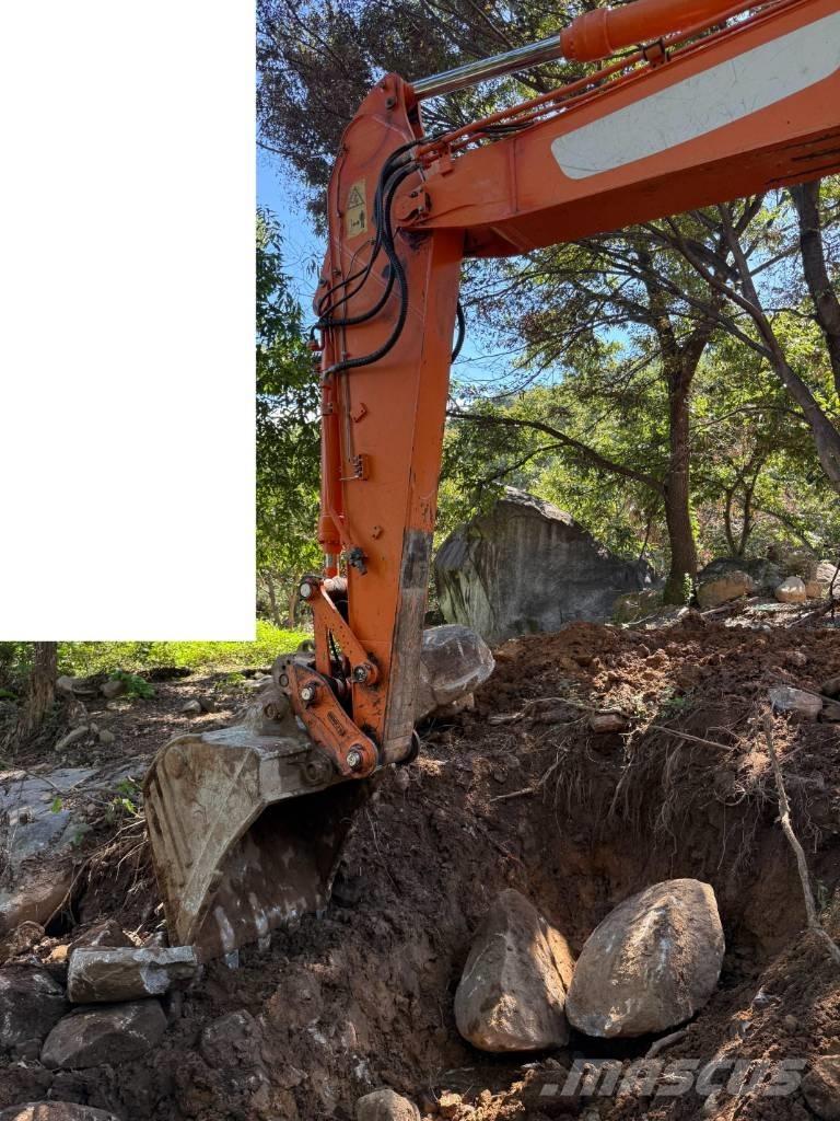 Doosan DX 220 LCA Гусеничні екскаватори