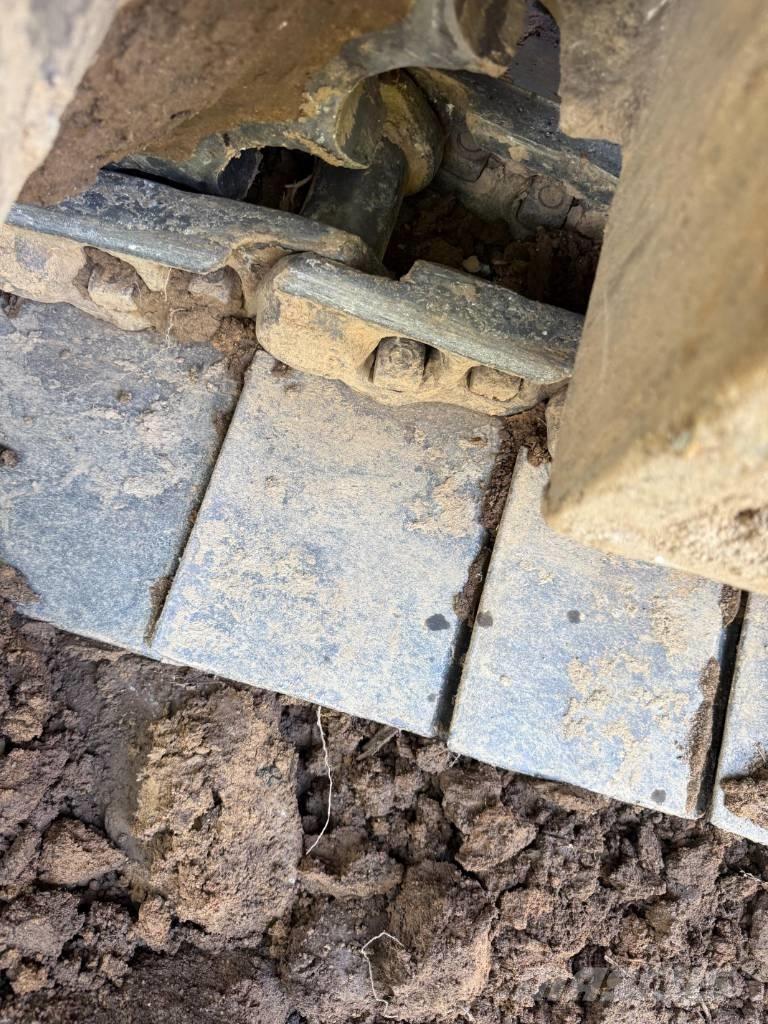 Doosan DX 220 LCA Гусеничні екскаватори