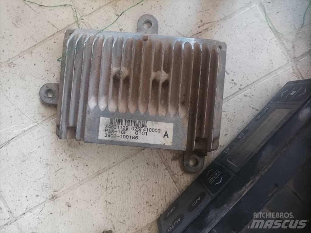 Hitachi ZX 350 LC-6 Електроніка
