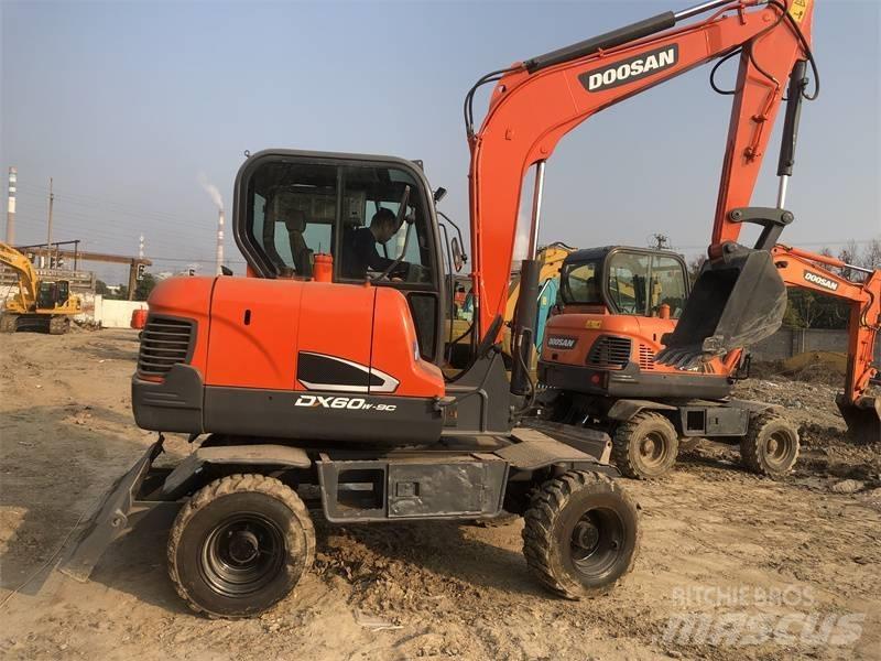 Doosan DX60 Гусеничні екскаватори