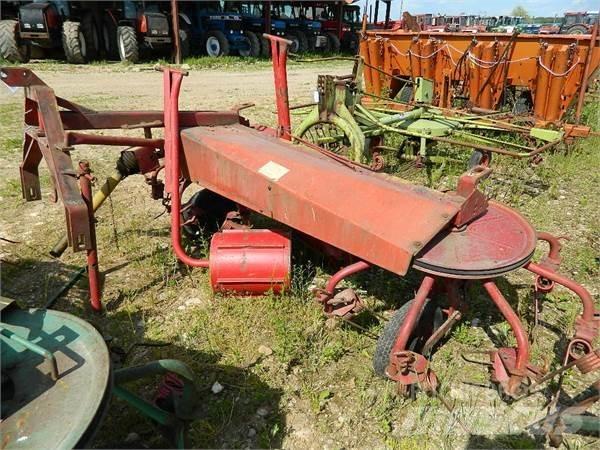 JF CR320 Граблі і сінозворушувачі