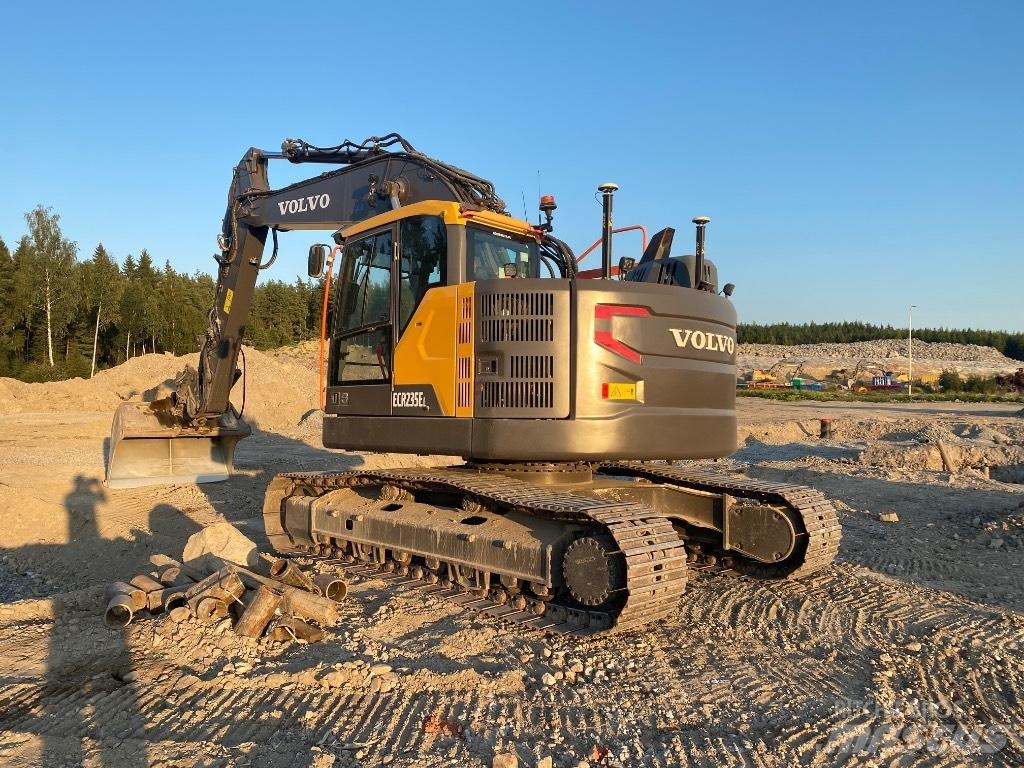 Volvo EC 235 EL Гусеничні екскаватори