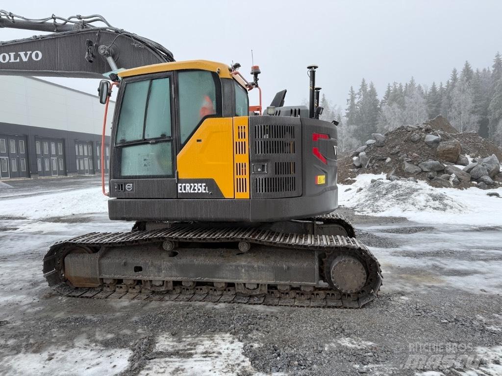 Volvo EC 235 EL Гусеничні екскаватори