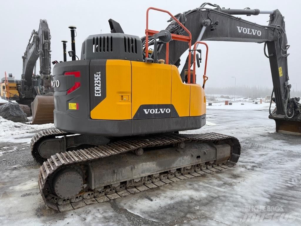 Volvo EC 235 EL Гусеничні екскаватори