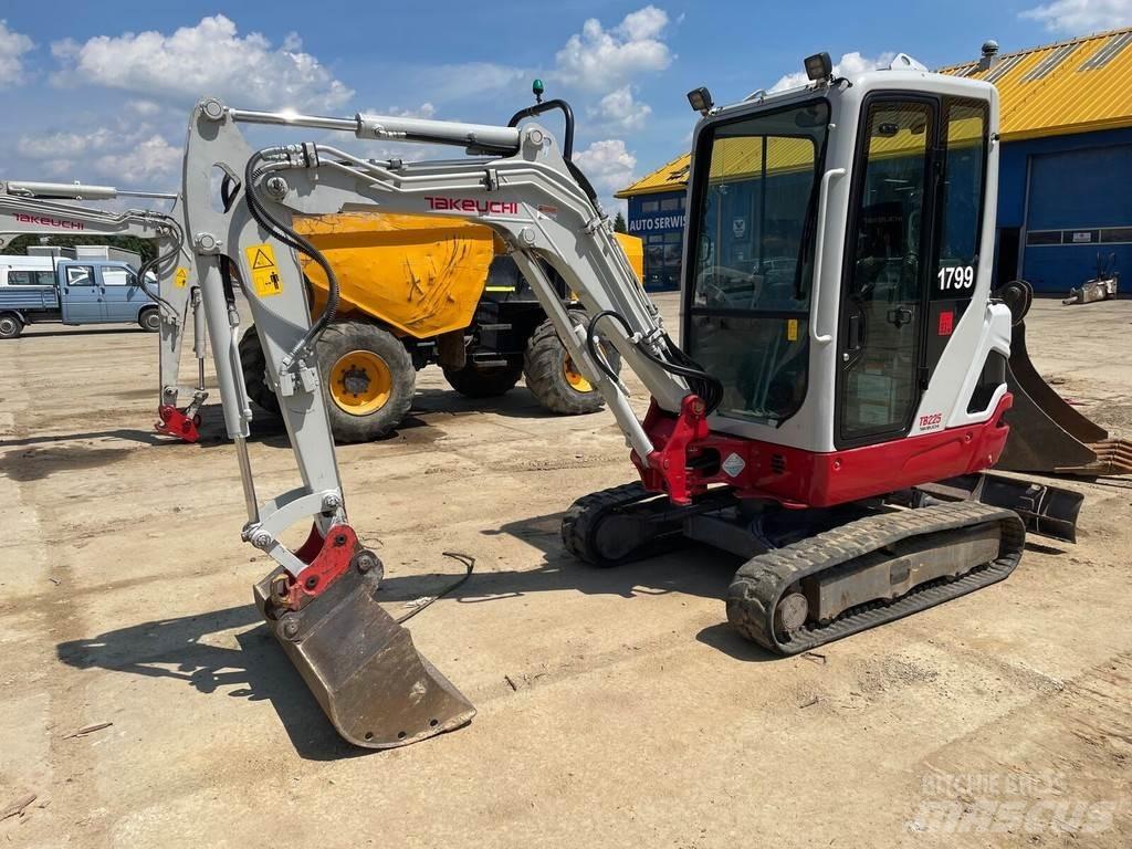 Takeuchi TB225 Міні-екскаватори < 7т
