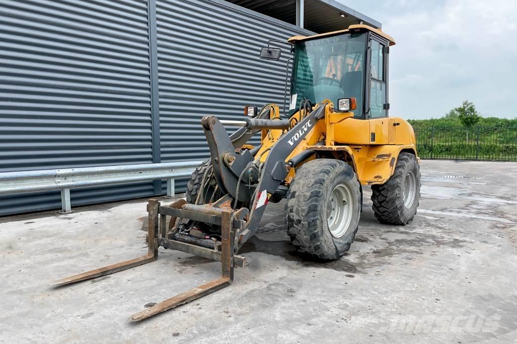 Volvo L 30 ZX Фронтальні навантажувачі