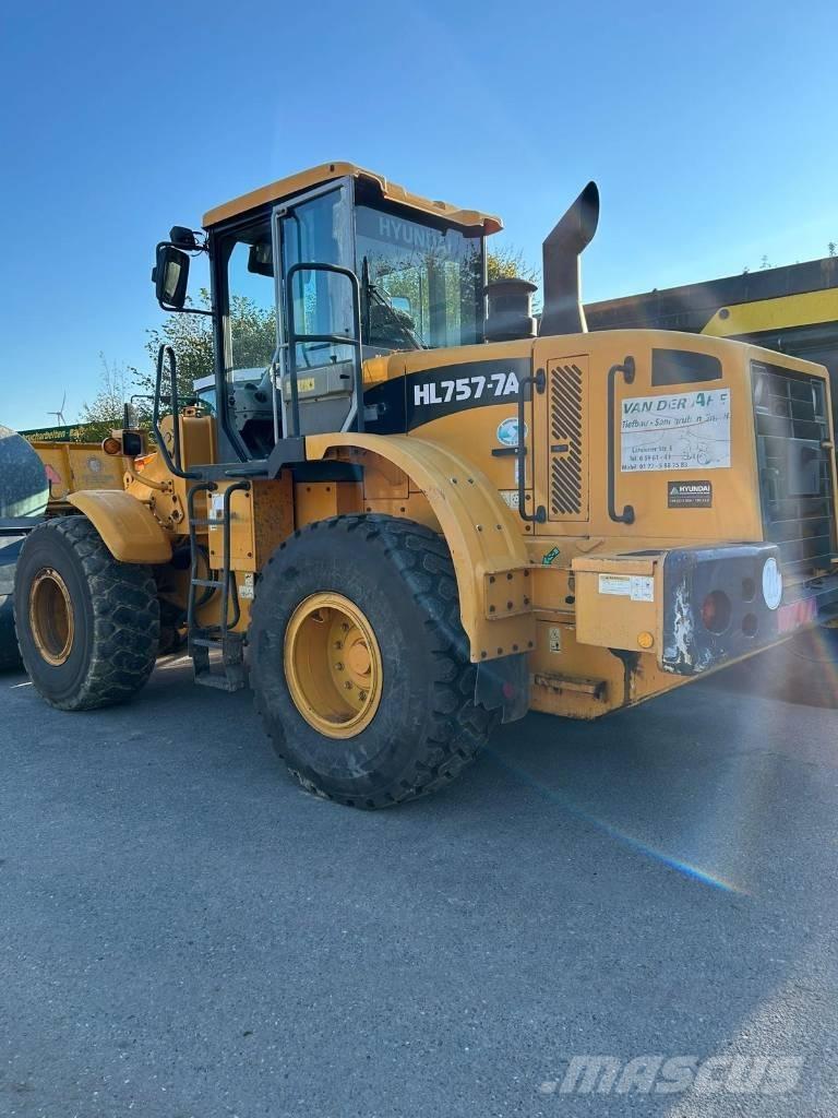 Hyundai HL 757-7 A Фронтальні навантажувачі