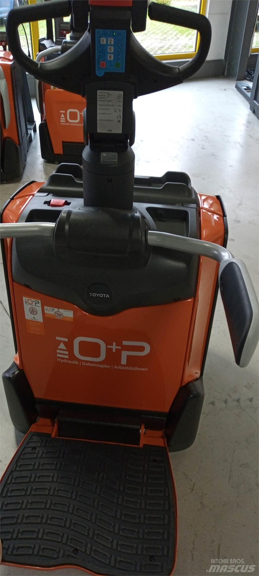 Toyota LPE200 Штабелери