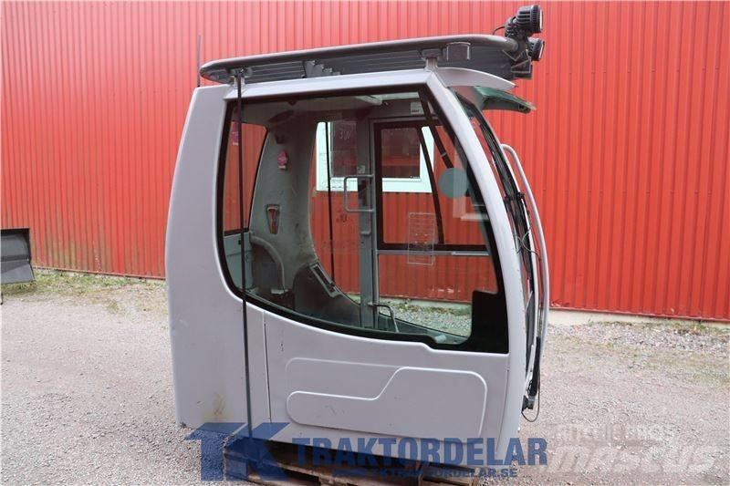New Holland WE150C Кабіна