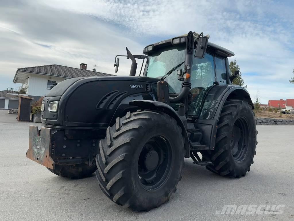 Valtra T 162 Трактори