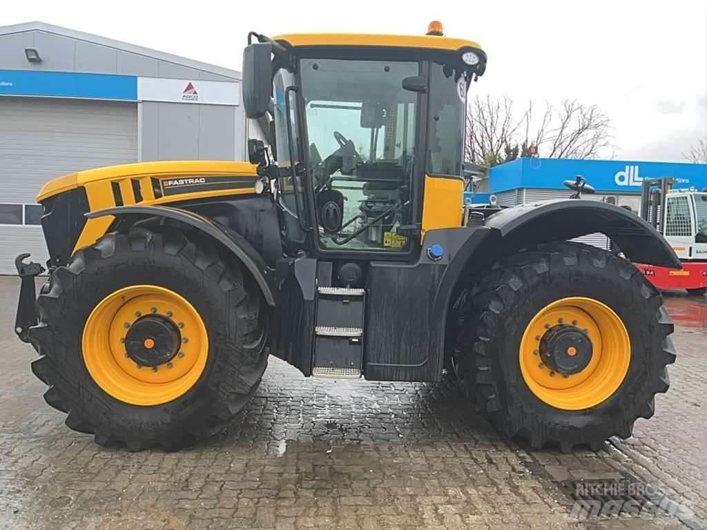 JCB Fastrac 4220 Трактори