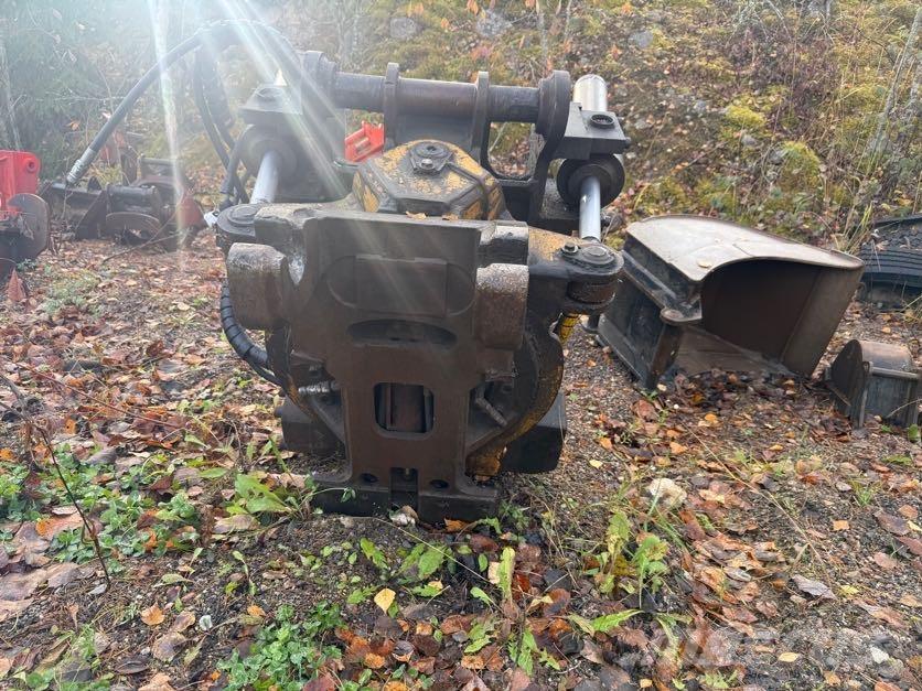 CASE CX210 Гусеничні екскаватори