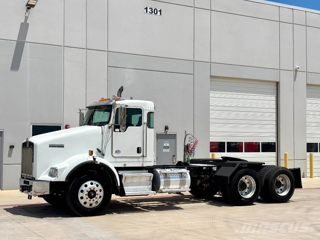 Kenworth T 800 Тягачі
