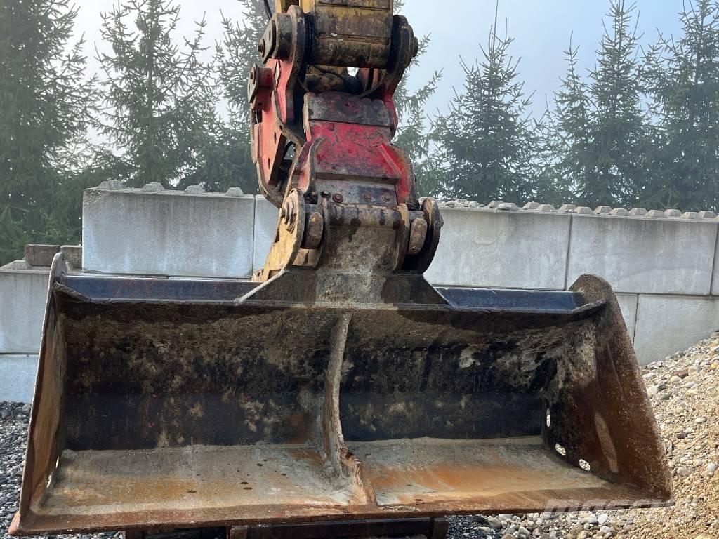 CAT 323 D L Гусеничні екскаватори