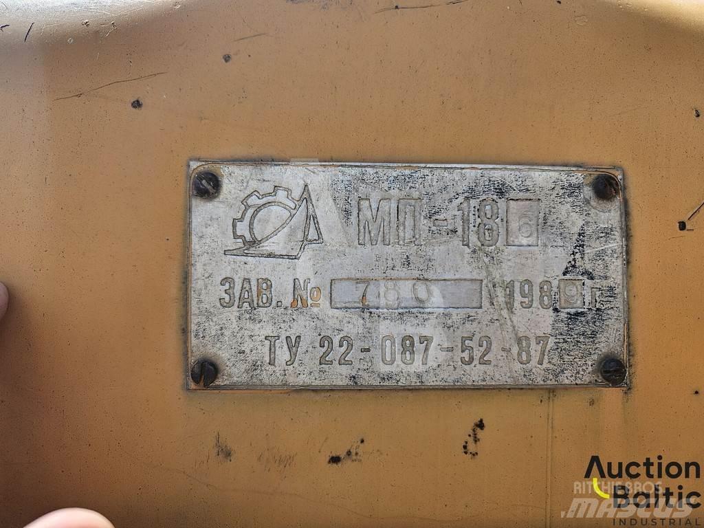  T - 130 Гусеничні бульдозери