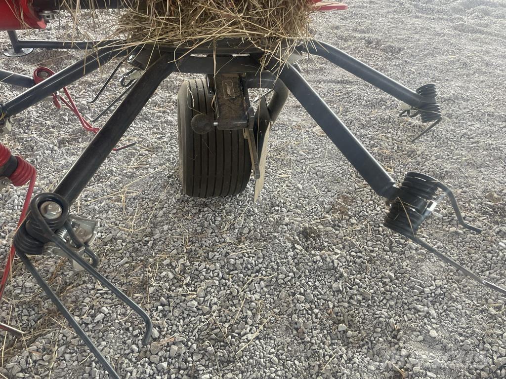 SIP SPIDER 915 / 8 Граблі і сінозворушувачі