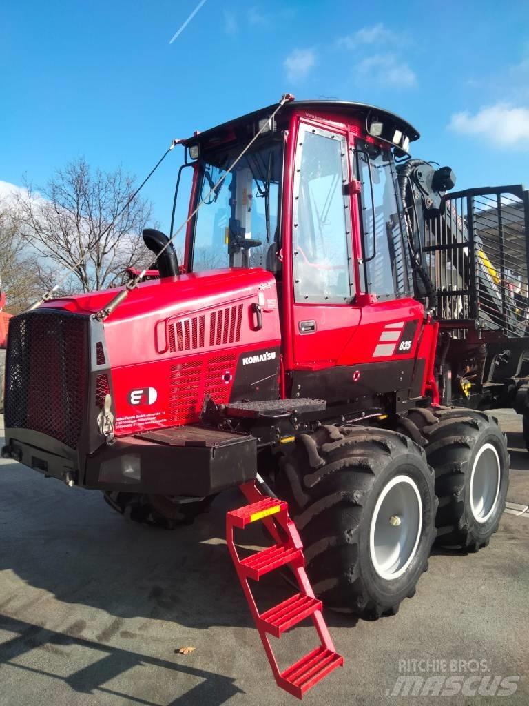 Komatsu 835 Форвардери