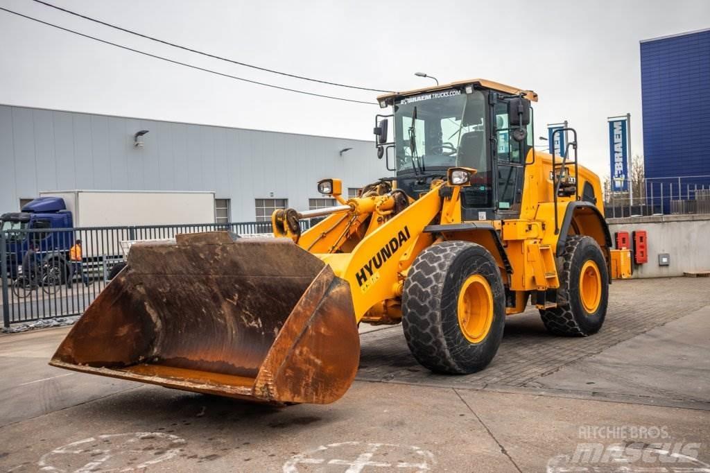 Hyundai HL955XT Фронтальні навантажувачі
