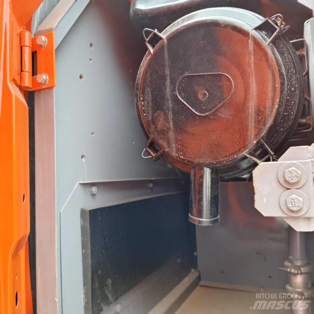 Hitachi ZX 210 Гусеничні екскаватори