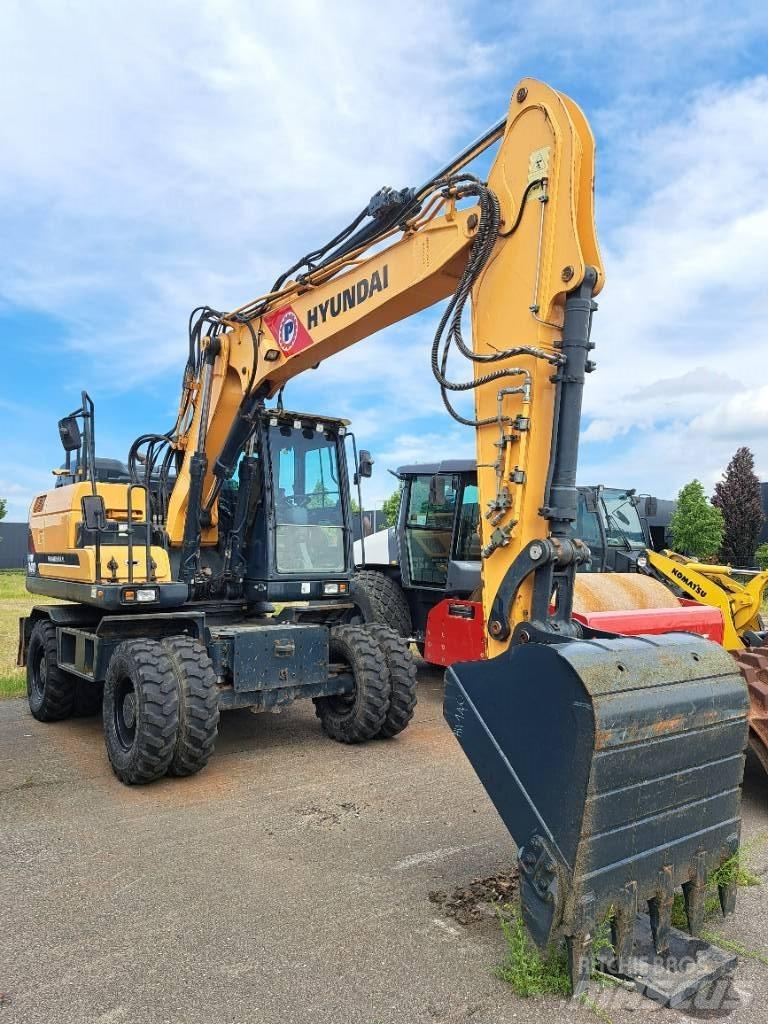 Hyundai HW140 Колісні екскаватори