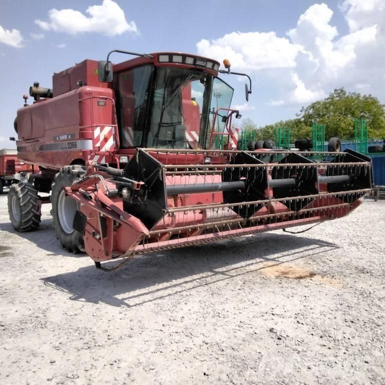 Case IH 2366E Зернозбиральні комбайни