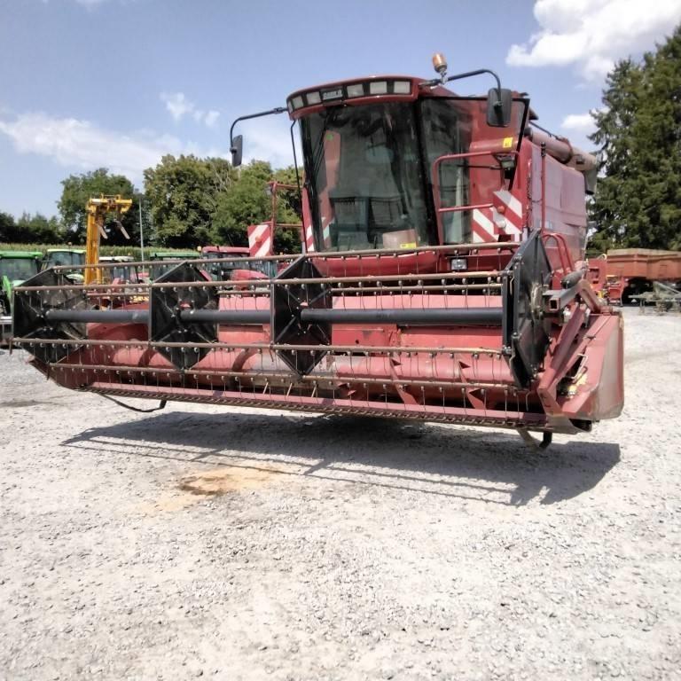 Case IH 2366E Зернозбиральні комбайни