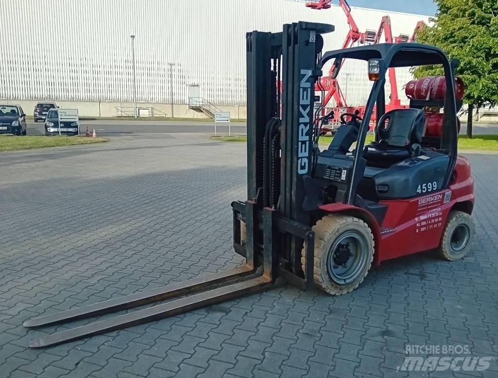 Manitou MI 30 G Газові навантажувачі