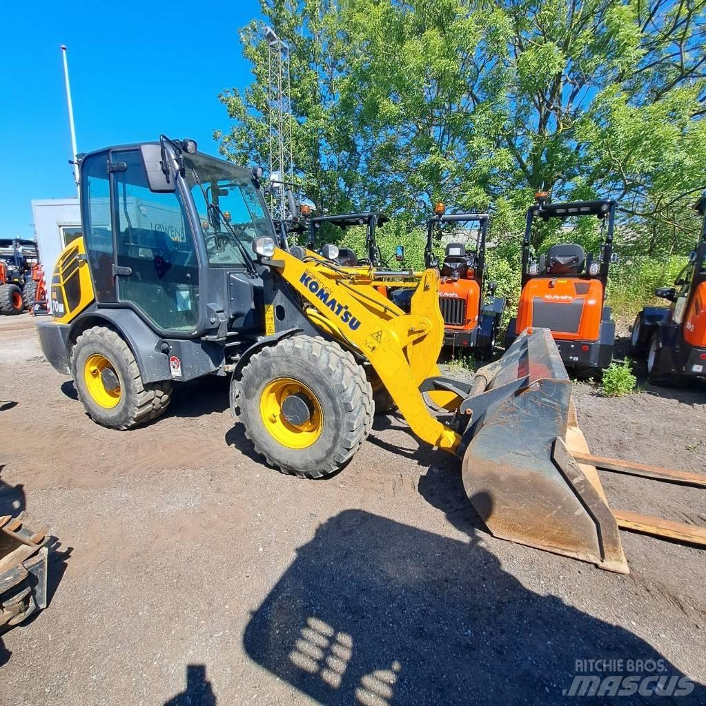 Komatsu WA70M Малі навантажувачі