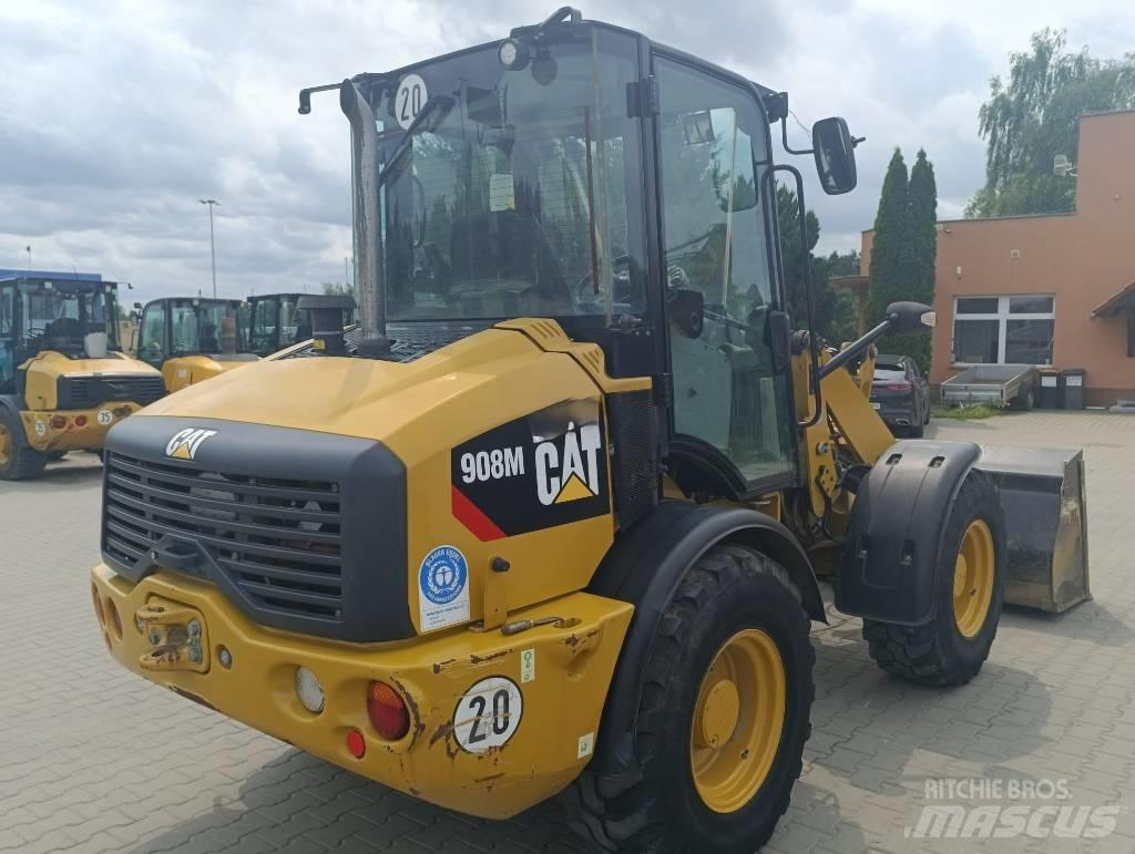 CAT 908M Фронтальні навантажувачі