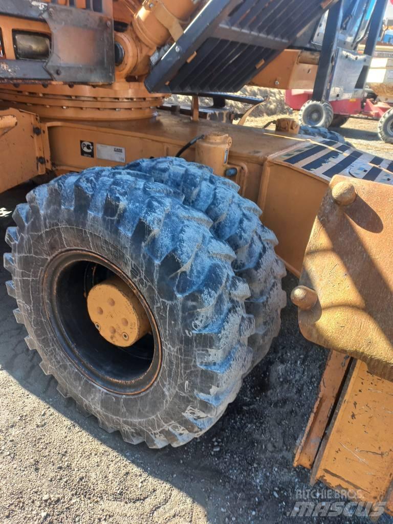 CASE 210WX Колісні екскаватори