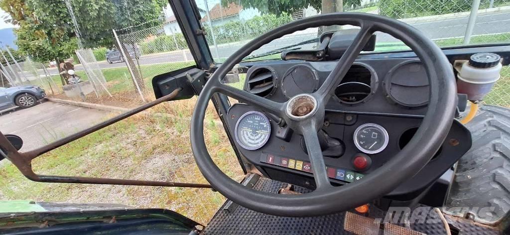 Deutz-Fahr 1070S Трактори