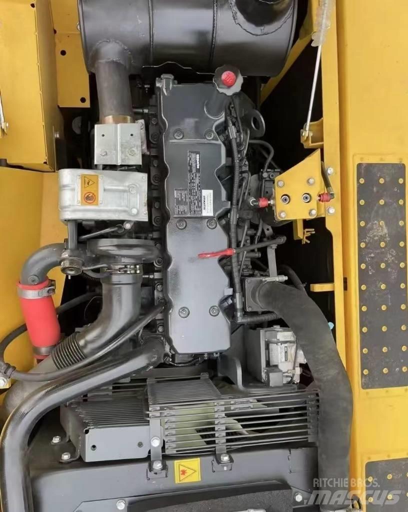 Komatsu PC 240 Гусеничні екскаватори