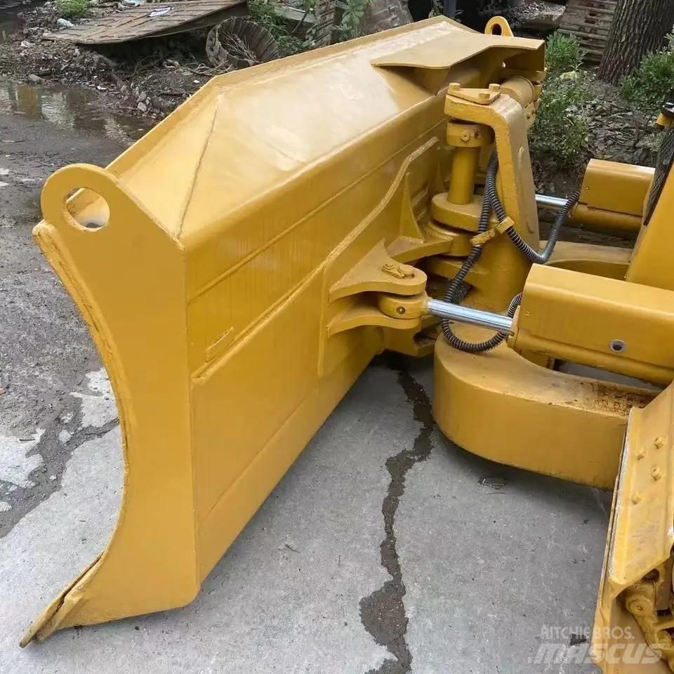 CAT D5M Гусеничні бульдозери