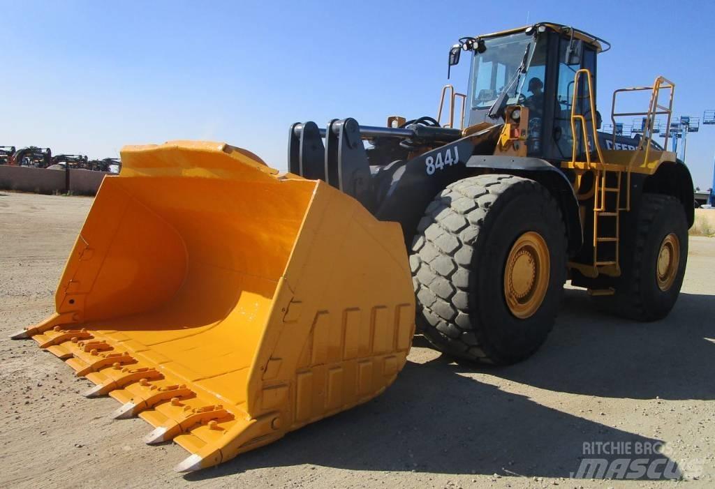 John Deere 844 J Фронтальні навантажувачі