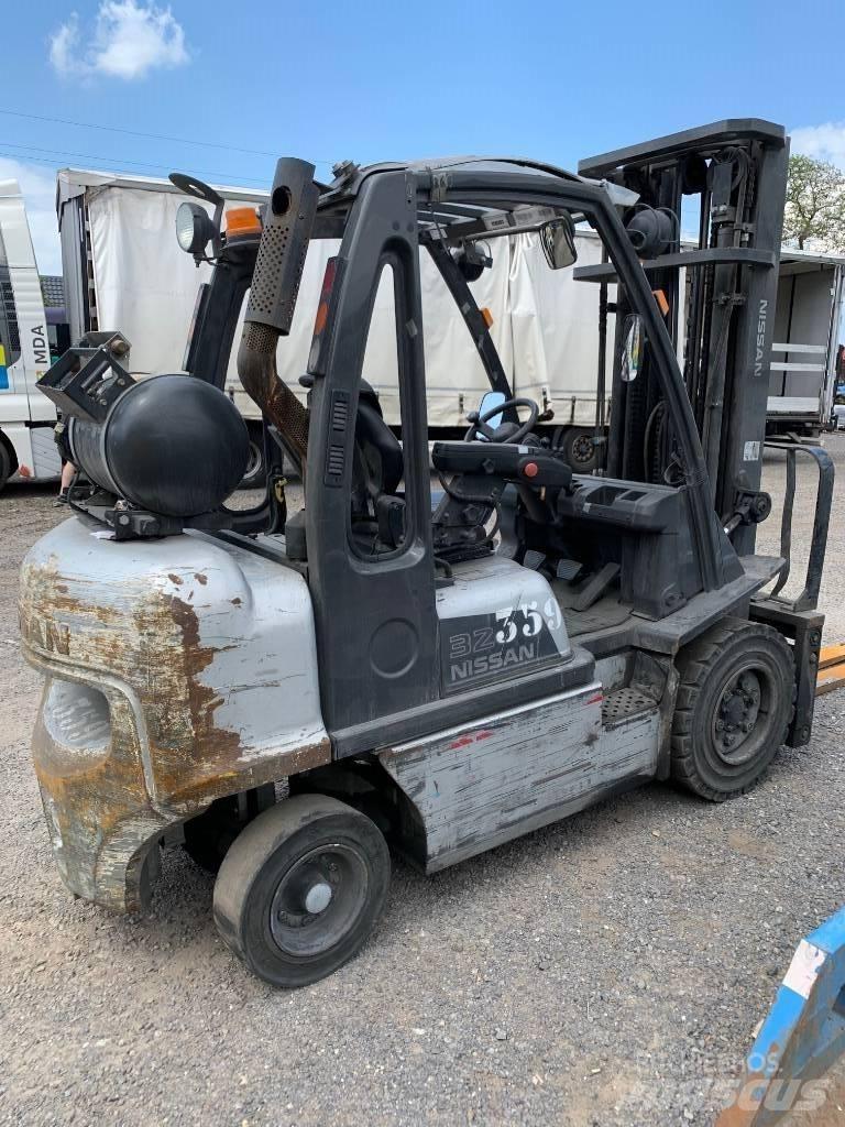 Nissan UG1D2A32LQ Газові навантажувачі