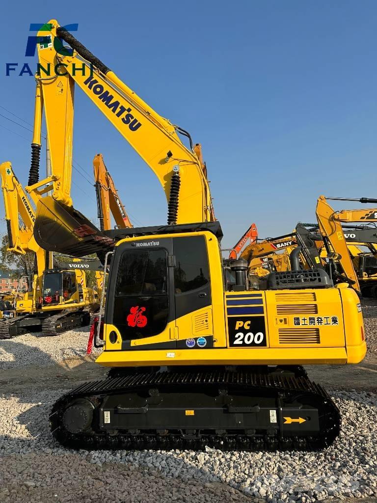 Komatsu PC 200-8 Гусеничні екскаватори