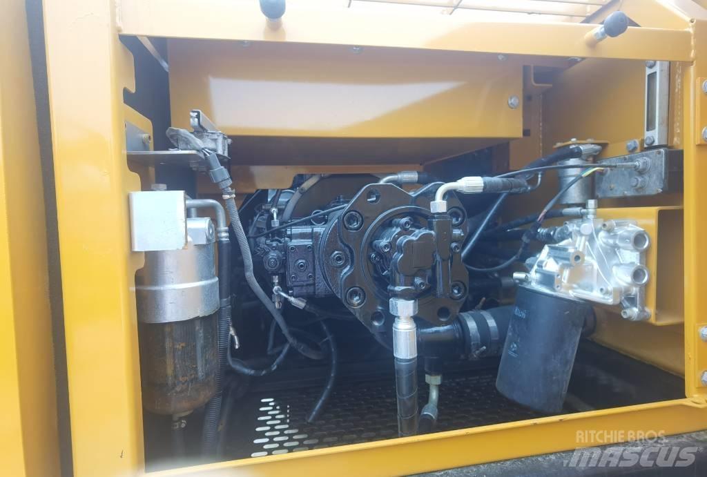 Sany SY 215 C Гусеничні екскаватори