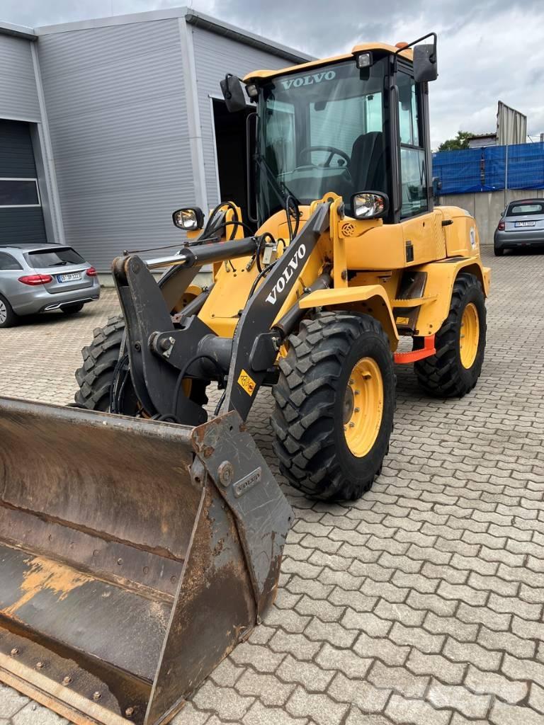 Volvo L 30 G Фронтальні навантажувачі