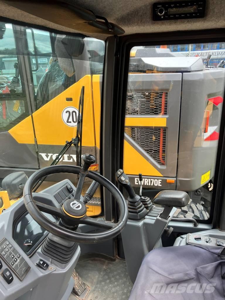 Volvo L 30 G Фронтальні навантажувачі