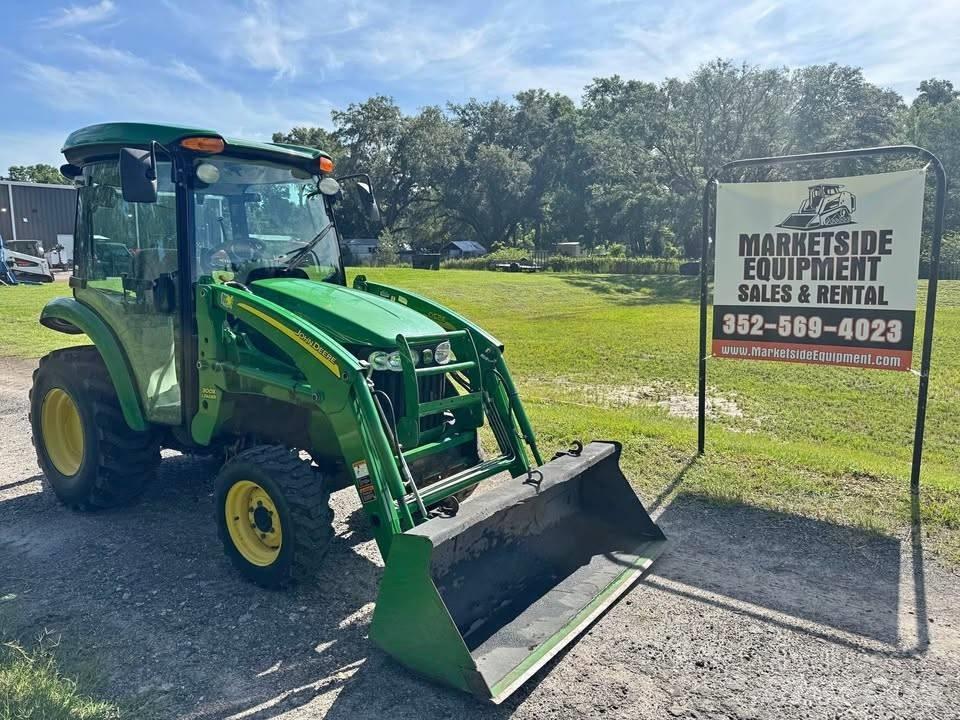 John Deere 3520 Трактори