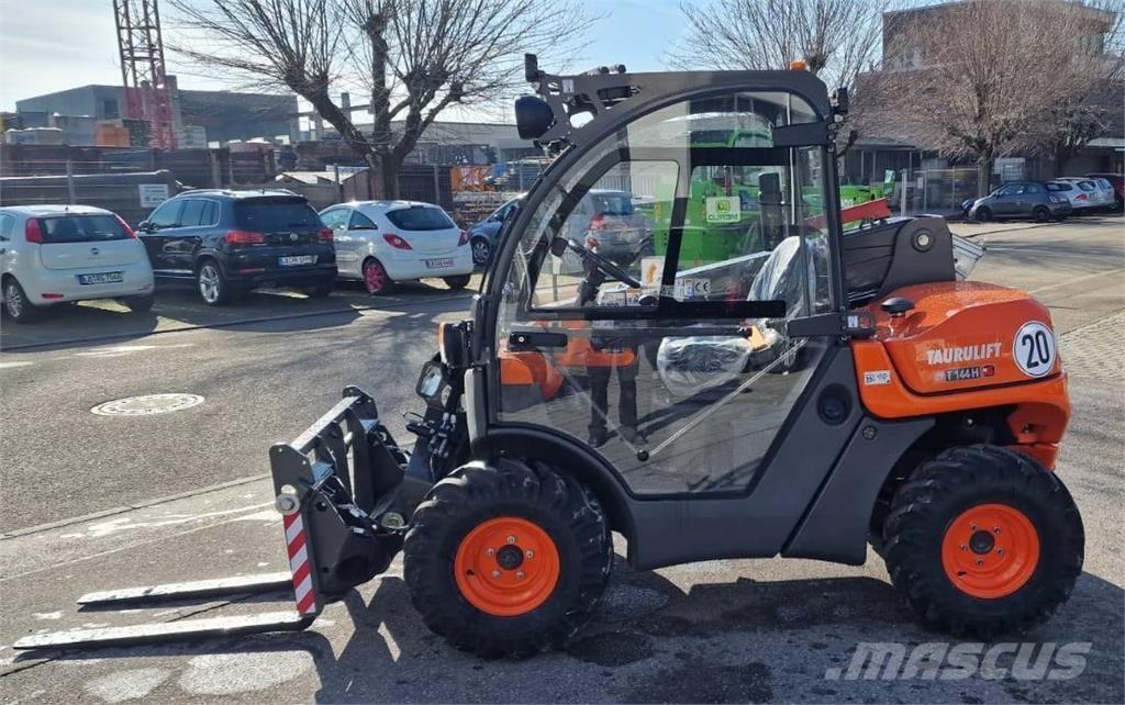 Ausa T144H Телескопічні навантажувачі
