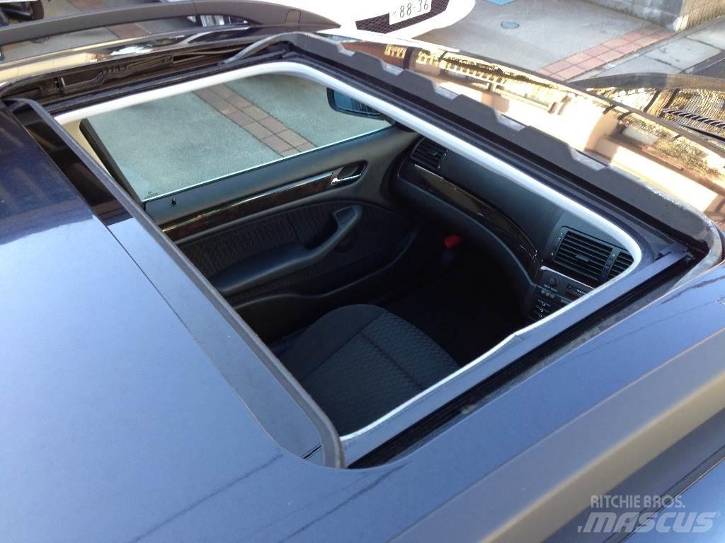BMW GF-AM28 Автомобілі