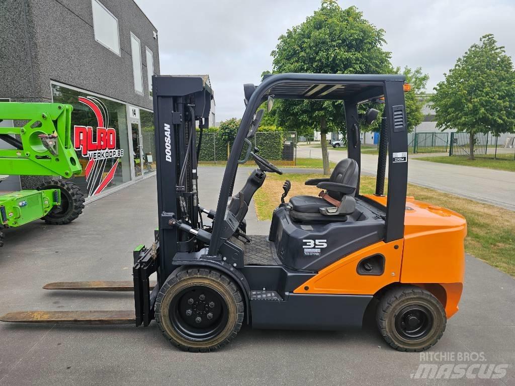 Doosan D 35 S-7 Дизельні навантажувачі