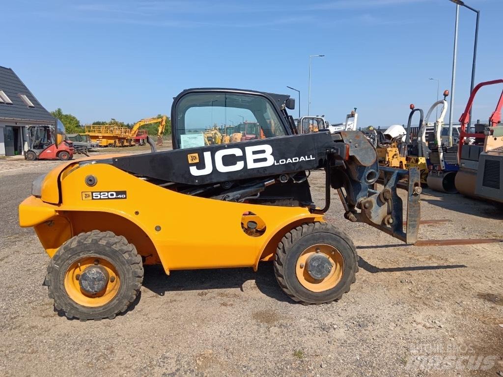 JCB 520-40 Телескопічні навантажувачі