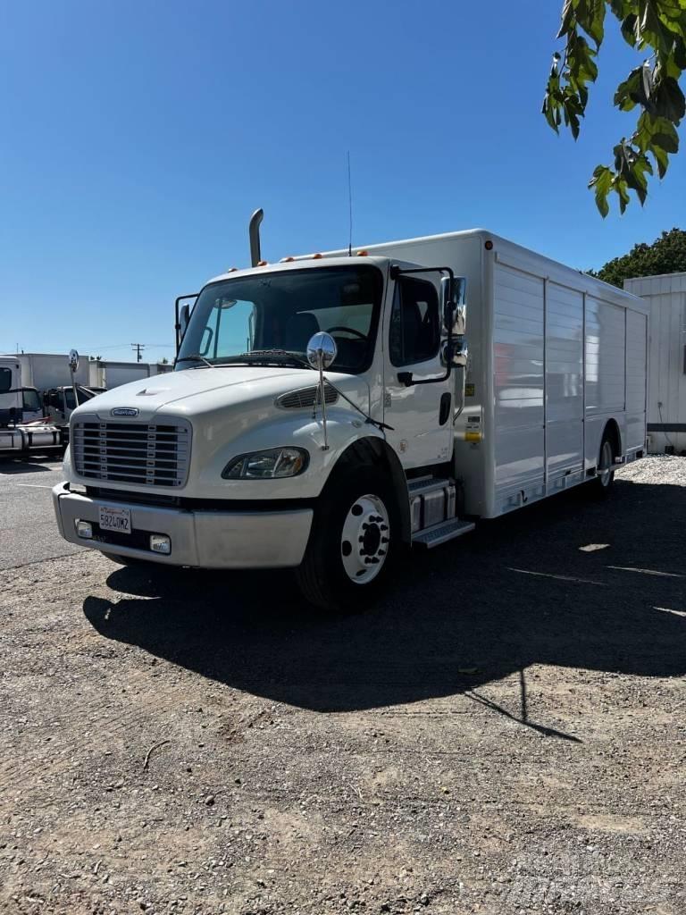 Freightliner M2 Вантажівки для доставки напоїв