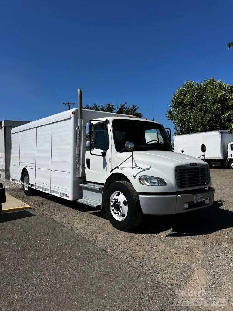 Freightliner M2 Вантажівки для доставки напоїв