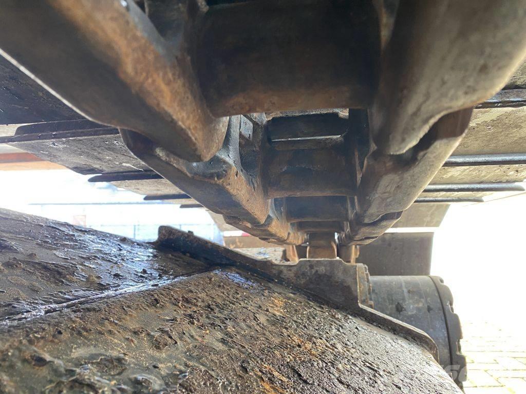 Hitachi ZX 180 LC-3 Гусеничні екскаватори